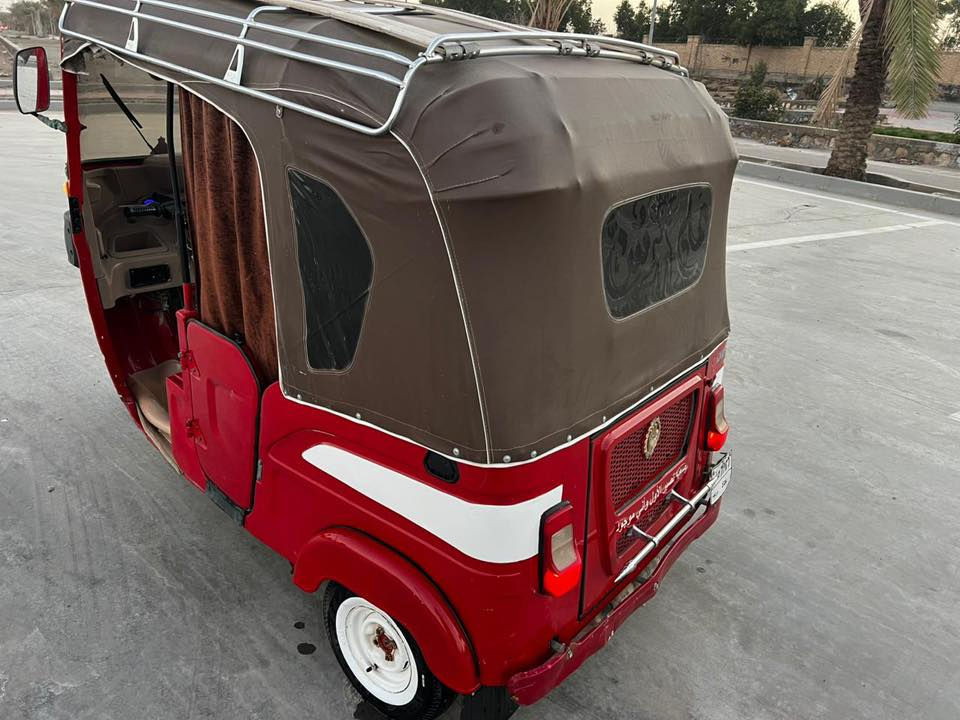 سلام عليكم ٢٢مضلع شهر ١١رقم وسنويه بغداد مكاني نجف 
تكتك كفاله كشر ومكينه عده بيه شبر واحد بارد ودوس معمر 
هيه وغراضه تخم تاير جديد 
تكتك برغي معايزه ترايك زيرو 
مكاني نجف كوفه رقمي *********** 
سعر ٩ وبيه مجال
