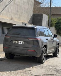 جراند شيروكي بلاك توب • ٢٠٢٢ • رقم اربيل