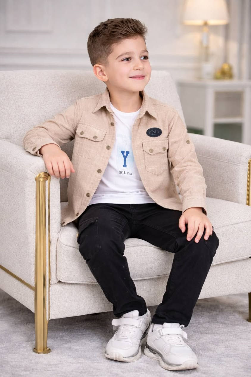 طقم ولادي يتكون من 3 قطع يلبس من عمر 5 سنه حد ل12 سنه متوفر بثلاث الألوان بيجي زيتوني ورصاصي توصيل جميع محافضات موجود 😍😍


**إذا كنت صاحب هذا الإعلان وتريد حذفه لأي سبب، رجاءا أرسل رسالة إلى الدعم الفني**