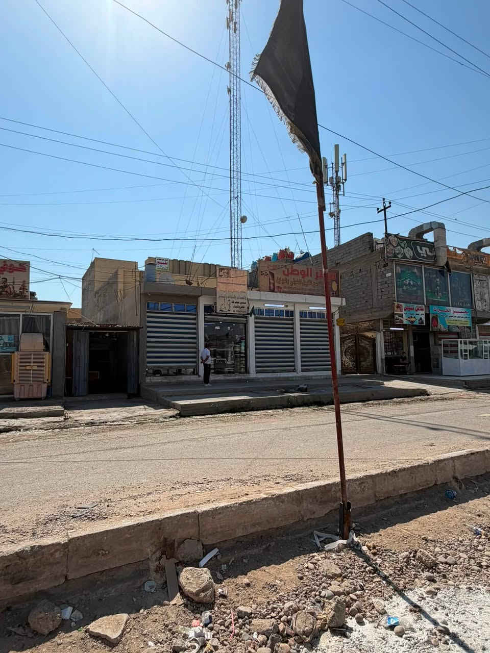 السلام عليكم 
بيت البيع بستان سامي مقابيل حسينية زينب الكبرة

مساحة البيت 300
بناء 2022
رقم الهاتف 
***********
