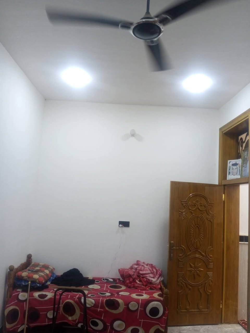 بيت للبيع طابقين طابو صرف المساحه 200 الكرادي قرب مستشفي العزل الاتصال او واتساب ***********
