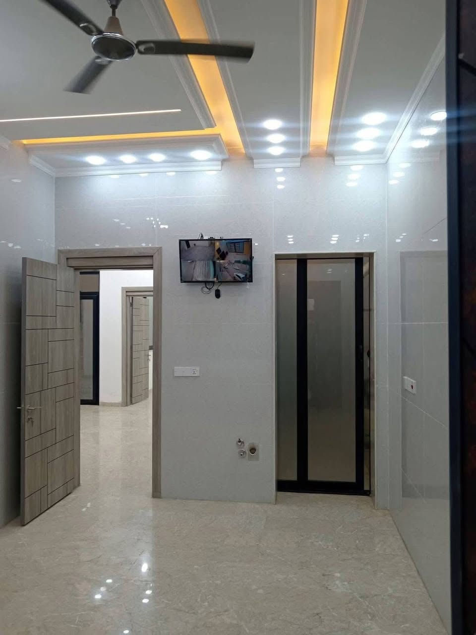 ‏‎‏‎دار  للبيع او المراوس النجف الاشرف
حي الجامعة خلف المدينه المائيه 
مساحه الدار  ٢٠٠ م 
شارع ١٥ موقع ممتاز 
طابقين بناء جديد vip
وكذالك يوجد مسبح داخلي 🏊 

للاستفسار اكثر مراجعة مكتب الدر او إلاتصال ع الأرقام المذكورة 

***********ابو عباس الجليحاوي 
يتوفر واتساب 

*********** حسين الاعسم 
يتوفر واتساب 

#نستقبل_عروضكم_العقارية_في_كافة_احياء_النجف_الاشرف_اهلاً_وسهلاً
