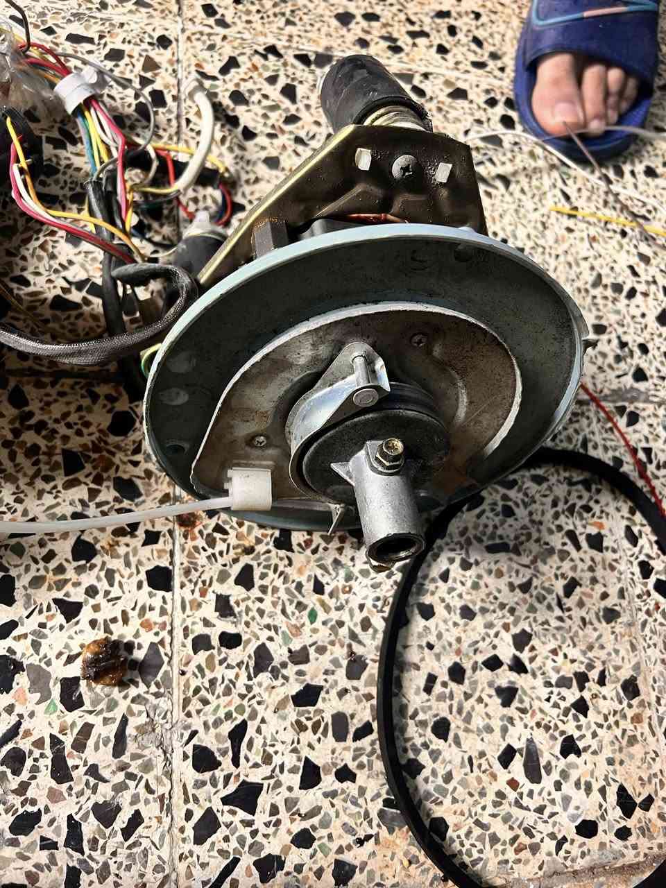 سلام عليكم للبيع مجموعتين كاملة غسل وتنشيف جديد شغالات ياباني اصلي جيب وشد يرهم على اي غسالة ام حوضين. البورد مع الماطورات مع القايش مع الكير بوكس. سعرهم كلهم 60 الف بيهم مجال توصيل مجاني داخل بغداد. *********** واتساب
