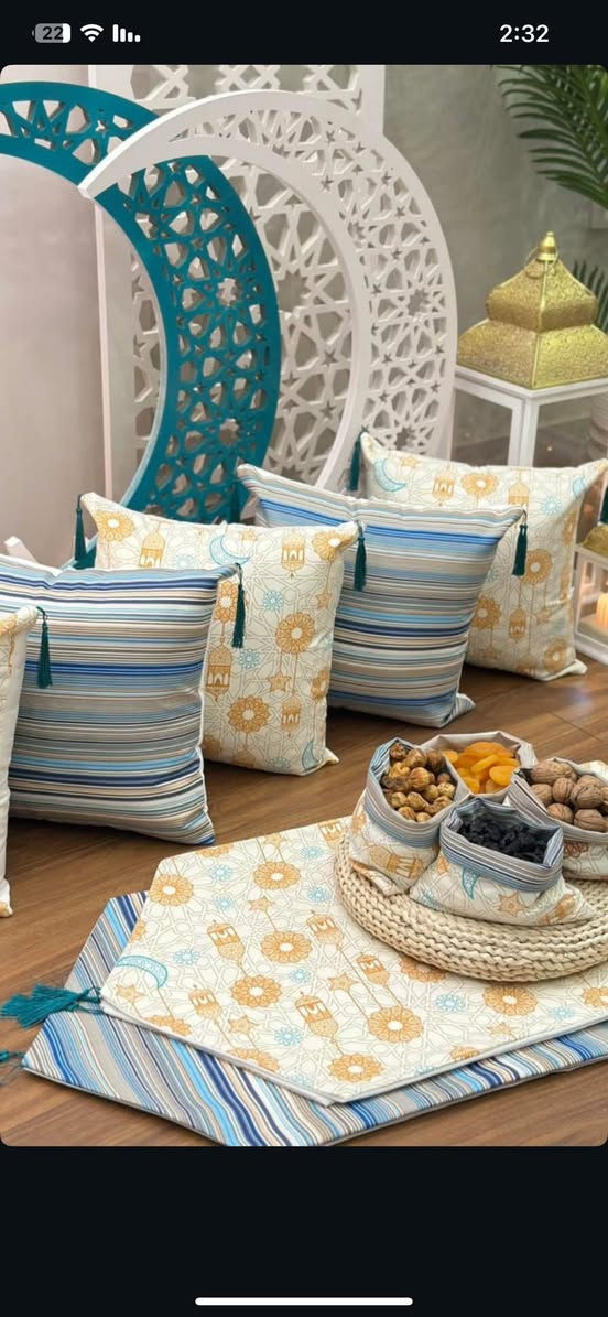 بنوتات نفتح الحجز على سيتات المفارش الرمضانيه متوفر بنوعين قماش شانيل مقدف وهمايون قطني سعر الكوشة بدون حشوة 3مع الحشوة 5والمفرش قياس الطول متر والعرض 50 سم السعر 5توصيل كربلاء وجميع المحافظات للحجز خاص او واتساب ***********
