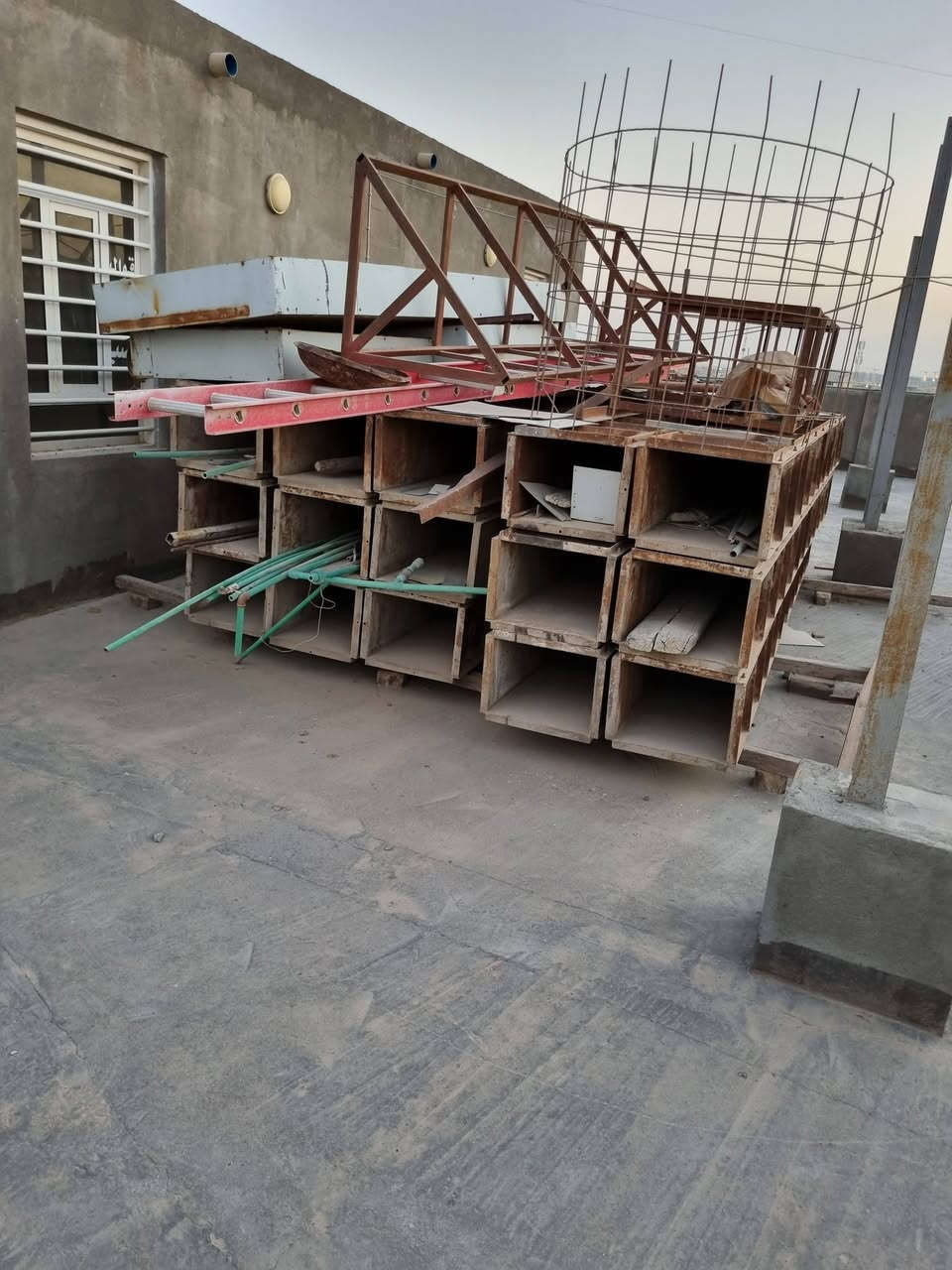 للبيع  دنك حديد قياس استندرد.  0.3×0.4× 4 متر  شد براغي عدد 18 دنكه
0.3×0.4×3 متر شد براغي عدد2 دنكه
0.3×0.4 × 1 متر  شد برغي عدد4 دنكه
مع الكيكرات مستطيل وزاويه 
للاستفسار الاتصال واتساب 
***********
***********
البصره
