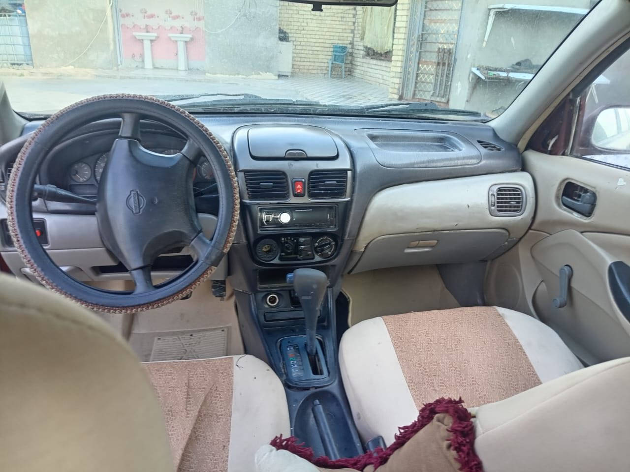 السعر 55.                                                                            السلام عليكم نيسان سني ٢٠٠٣ محرك قبق اسود جانت أجره وحولته خصوصي رقم بابل بسمي محركه بي بخار العنوان بغداد حي الفرات ***********
