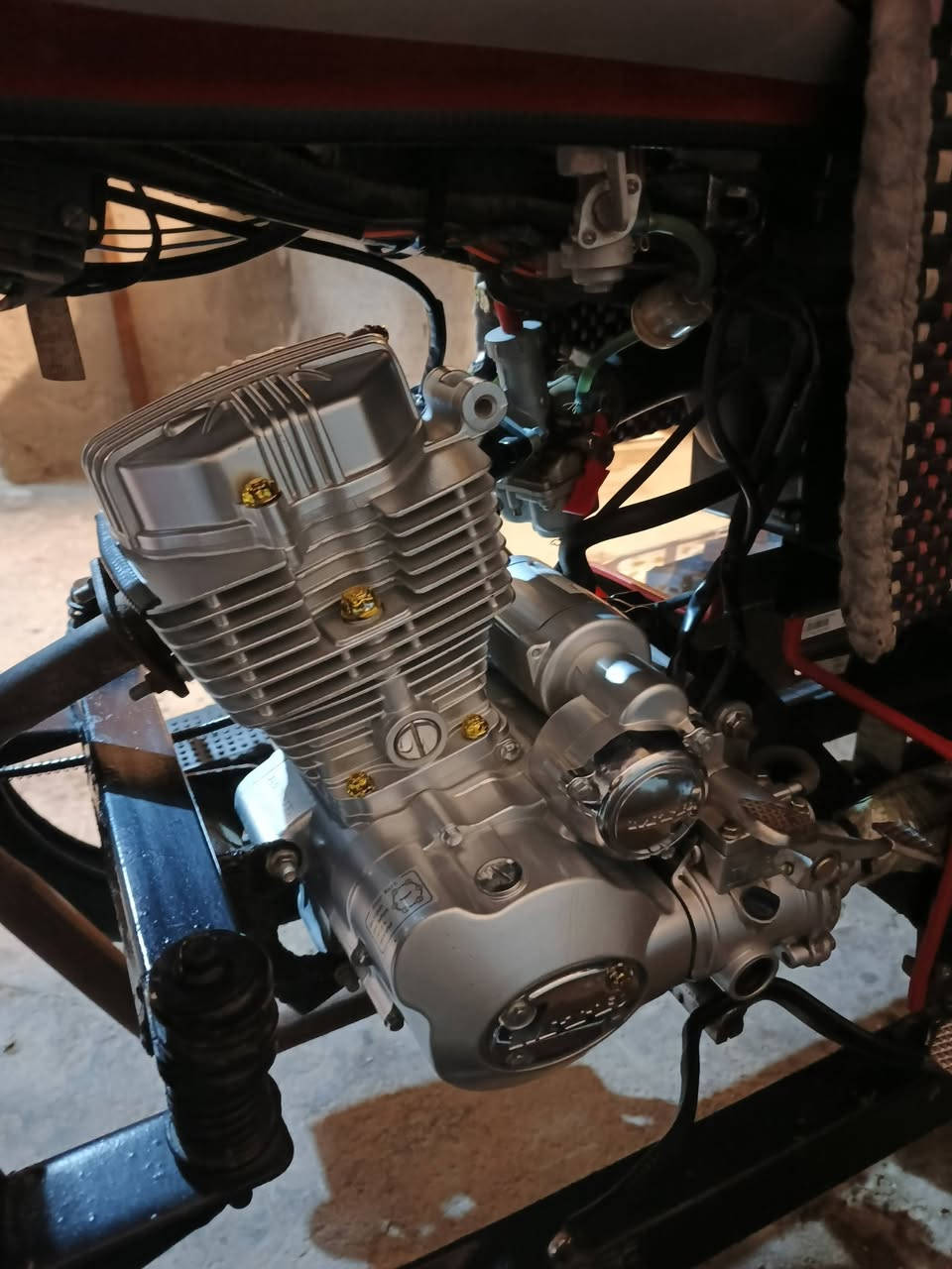 السلام عليكم ستوته MTR الشاصي موديل2011بلادي لا ملحوم ولا بي اي شي مكفول اما الستوته كلها تعمير2025كله جديد ما بيه نقص برغي الستوته رقم وسنويه بابل الاماني بسمنه تحويل ثاني يوم كهربايات كله كامله وشغاله حته دمام بيه بس البكلايتات ما شادهن بعدني عنوان حله ابو خستاوي للستفسار خاص او الاتصال ***********
