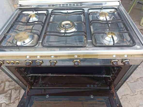 طباخ كريازي مصري الباب الاول مكفول نار وفرن  السعر٢٦٠ وبي المجال كربلاء باب طويريج ***********
