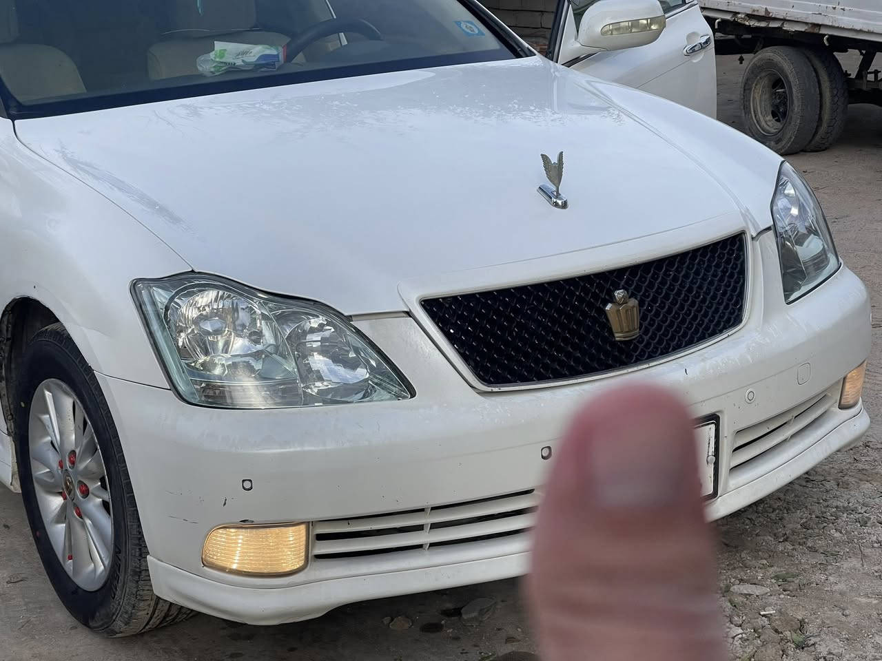 ياالله 
شاهينة 2004 دكمتين 
شاصي 82
گير S
السيارة فتحة 
ستيرن كهربائي 
اشاير مري 
اشاير ترحيب 
كشنات كهربائي 
رقم ذي قار انكليزي بأسمي شخصياً 
السعر 137$
للاستفسار :***********
