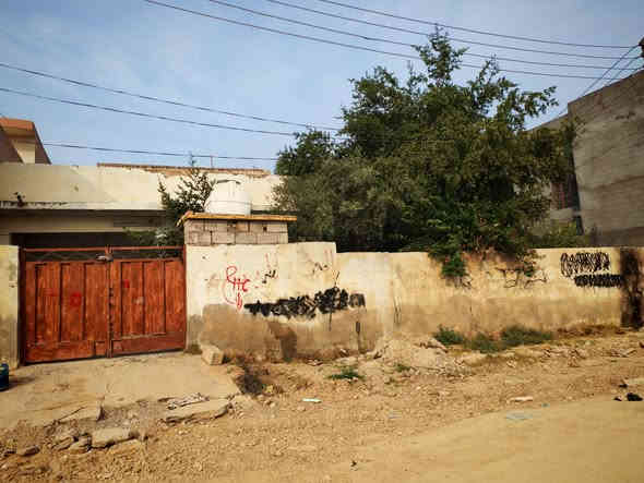 🙋‍♂️سلام عليكم بيت للبيع طابو صرف
🌎مساحه البيت 320 متر 

📌الموقع كاطون الرازي قرب مدرسه التربيه 

👈خلف جامع الحديدي وخلف بيت حمدان 

كدامه البيت ساحه عامه  سعر مناسب للشراي فقط

☎للاستفسار اتصل

📞***********

📞***********

✔️مكتب الشمس للعقار بعقوبة حي المعلمين
