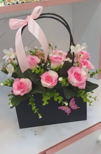 ورد • بائع ورد • هدية نسائية