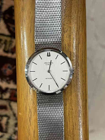 رايموند ويل سلطان قابوس والثانية يونيفرسال حصيرة نضيف جدا رقم ***********
