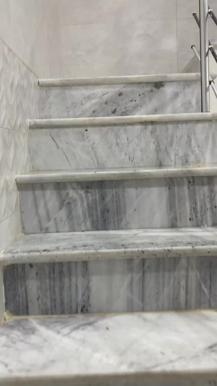 دار للبيع المساحة ١٠٠ متر يحتوي على طابقين
الطابق الاول صاله وهول داخلي وغرفه. نوم ومطبخ داخلي وخارجي وحمام داخلي وخارجي 

الطابق الثاني ٣ غرف وحمام وبلكونه 
وسطحين امامي وخلفي 
عنوانه الاربع شوارع فرع اسواق دادا گيعان حجي جعفر سند ٢٥
***********
