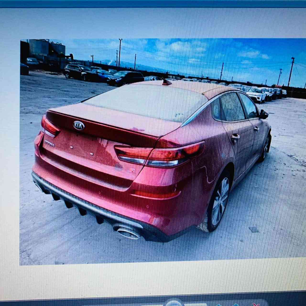 السلام عليكم
Kia Optima S 2019
وارد امريكي 
حادثها چاملغ السايق مصلح بدون ايرباگ
صور الحادث مرفقه
لون السياره ماروني

المواصفات 
1) كاميرا خلفيه
2) مكينه 2,400 GDI
3) شاشه كبيره Android Auto و Apple Car Play
4) رادار امامي و خلفي و جانبي
5) حساس خلفي 
6) تحديد مسار 
7) مثبت سرعه 
8) كشنات جلد و مخمل
9) كشن السائق كهرباء
10) تحكم بالستيرن
11) اشاير بالمري
12) نقطه عمياء
13) لد امامي و خلفي
14) حساس اطارات
15) ثلاث وضعيات قياده ايكو و عادي و سبورت

رقمها بغداد
السياره ماشيه 77 الف ميل قابل  
للتواصل وتساب ***********
