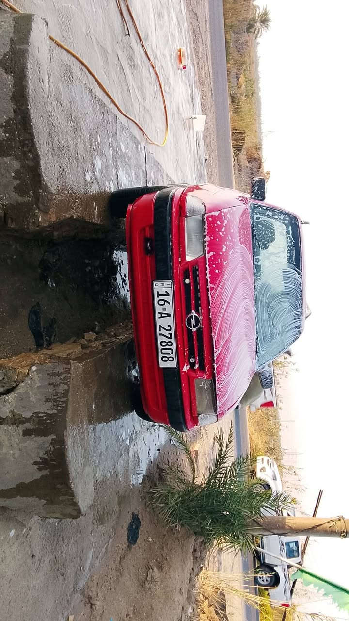 سلام عليكم لبيع سياره حلووه شوفت عينك مكينه بيه تبخر كيره شرط  سنويه له 30 بسمي سياره سعره 23 وبيه مجال حق لجايه مكاني الرميثه نحيت لمجد ***********
