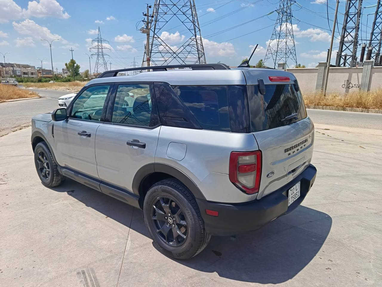 السلام عليكم

Ford bronco sport 2021

للبيع او المراوس حسب القناعه

اللون : سلفر

المكينة : 3 سلندر 1.5 توربو

الگير : اوتو ٨ نمر

عداد المسافه : 60 الف كيلو متر قابل للزيادة

الضرر : مثل ماموضح بالصور قطعتين + قطعه داخل العراق

ايرباگ : فقط الستيرن طاك وراجع

التحويل : شرط التحويل او الوكالة

الغرامات : عليها ٤ مليون غرامة (تقريبآ ٢٦ ورقة) تنزل من السعر بعد الاتفاق

السعر : 161$ وبيها مجال 

التواصل : ماسنجر او واتس اب على الرقم *********** أربيل, العراق
