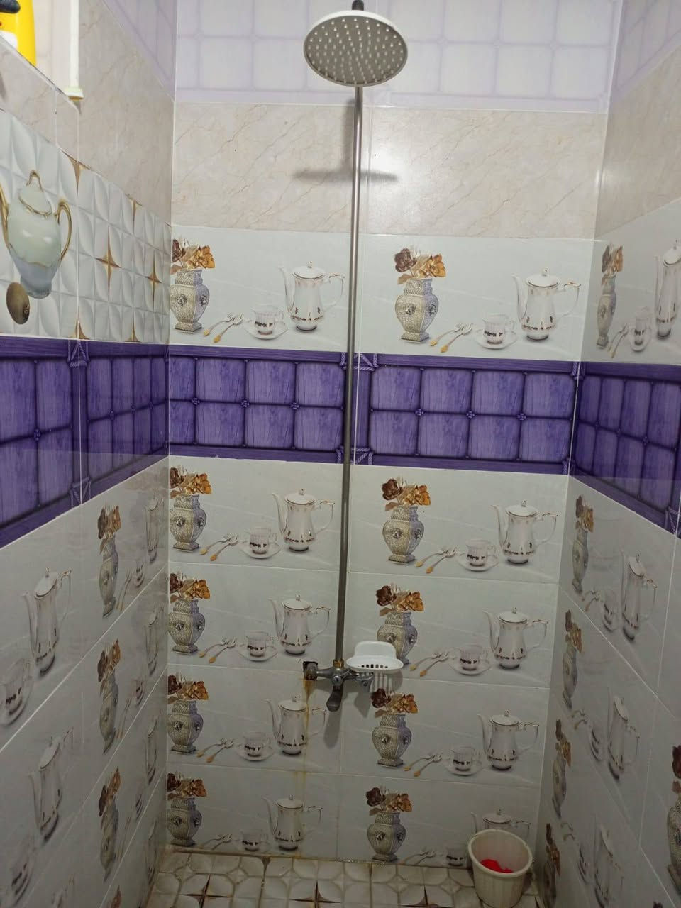 دار للبيع حي واسطي دورر السكك فرع اسواق سيد رسول م 100قطار طابو زراعي مقدم معامله وعدني رقم بلدي علمود التمليك علما البيت مؤجر شهريا 175الف، البيت بناء حديث فول سيراميك باقي بس لبخ واجها، و سقف ثانوي، ***********استفسار
