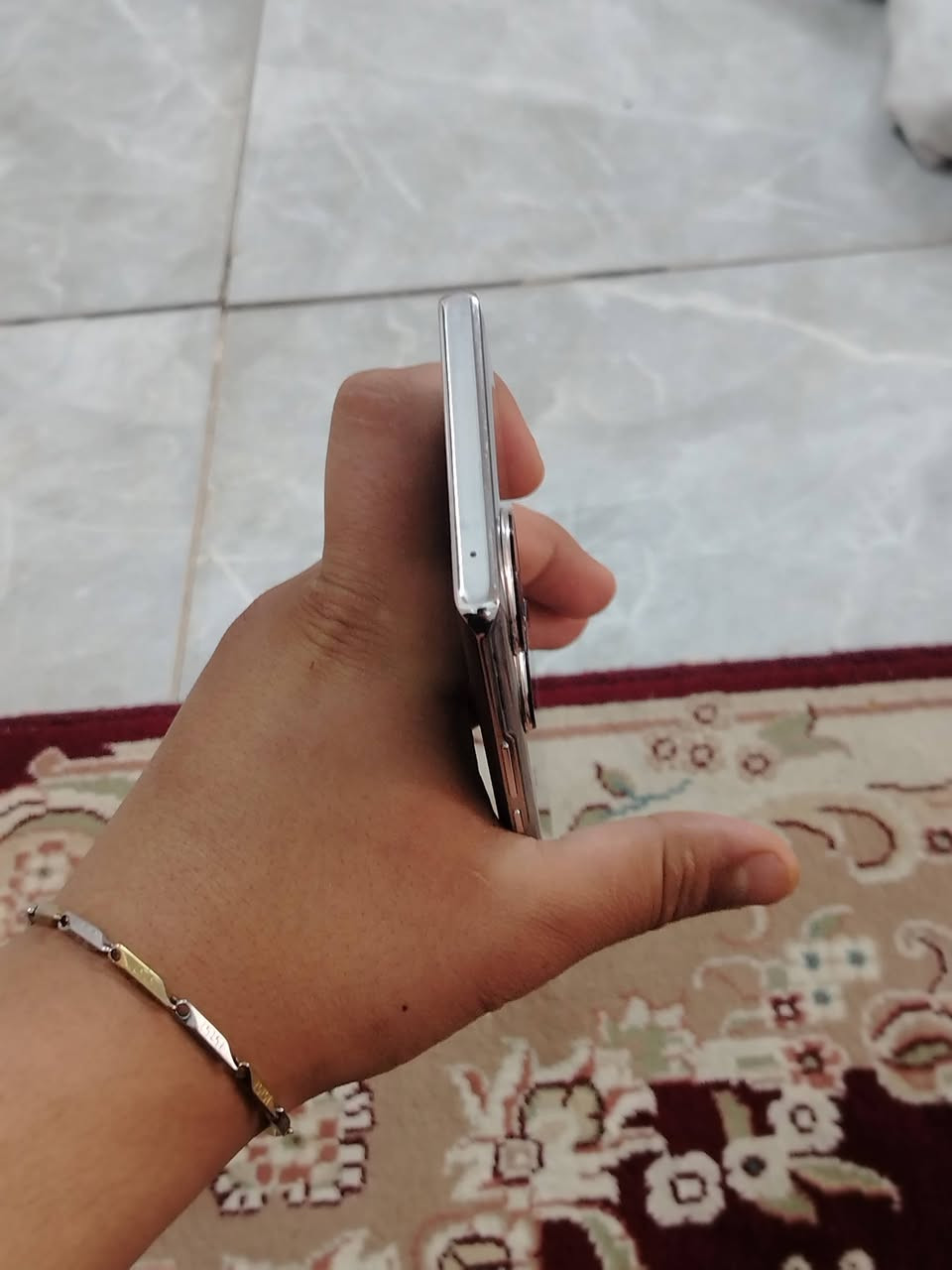 ،، السلام عليكم هونر 70 للبيع الجهاز بس مبدل ظهر 256 تكنيكه حلو لمسه شحنه 120 فريم عشوائيه ثمانيه عشوائيه ثمانيه جهاز نظيف اريد مراوس مكان النجف ***********.  بيع 210 وفي مجال
