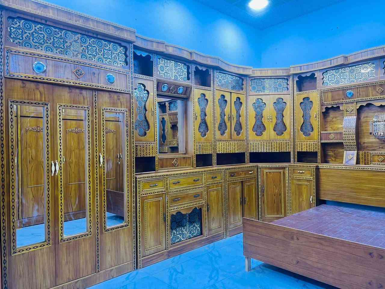 يوجد غرفه نوم صاج عراقي شرط احطاطه بلوك ١٨ اربعينيه قطعتين نضافه فول السعر مليون و٢٥٠ وبي مجال بسيط للاستفسار الاتصال ***********
