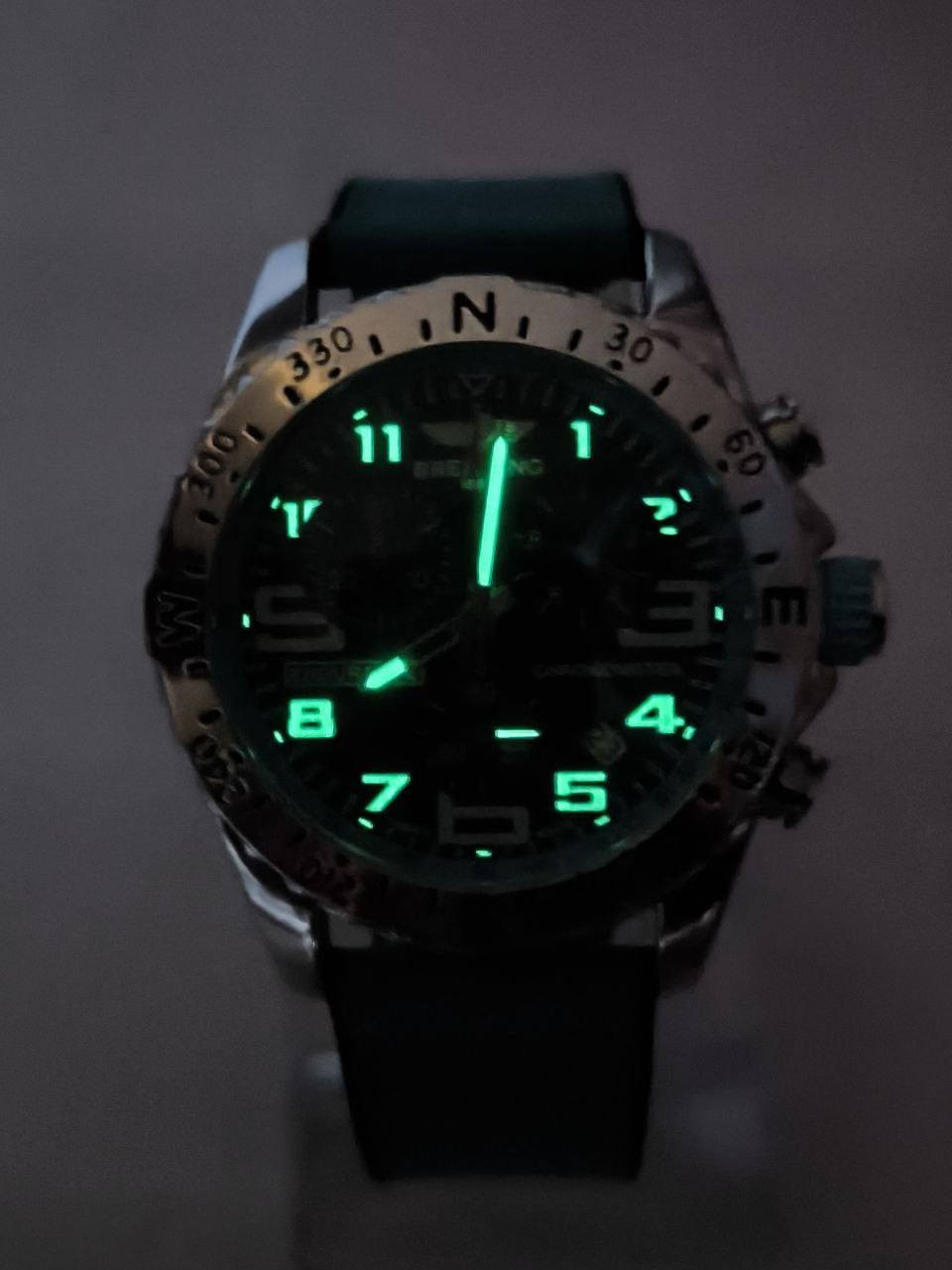 ساعة من ماركة برتلنغ Breitling
تحفة فنية 
مصممة للطيارين الحرفين والقباطن
مكينة كوارتز ستوبوج (جميع السناتر شغاله)
هيكل ستانلس ستيل طوق ارقام حفر
ميناء فخمة مزودة بمنفذ تاريخ فول لامينوس
زجاج معدني ضد الخدش
مقاومة ماء وغبار 
جلد شاموا مميز مبطن ربل
الساعة مختمة بالكامل 

ملاحظة ؛- متوفر قطعتين فقط
 
السعر : 35 ع اول تم
 للحجز والاستفسار يرجى مراسلة الصفحه


**إذا كنت صاحب هذا الإعلان وتريد حذفه لأي سبب، رجاءا أرسل رسالة إلى الدعم الفني**