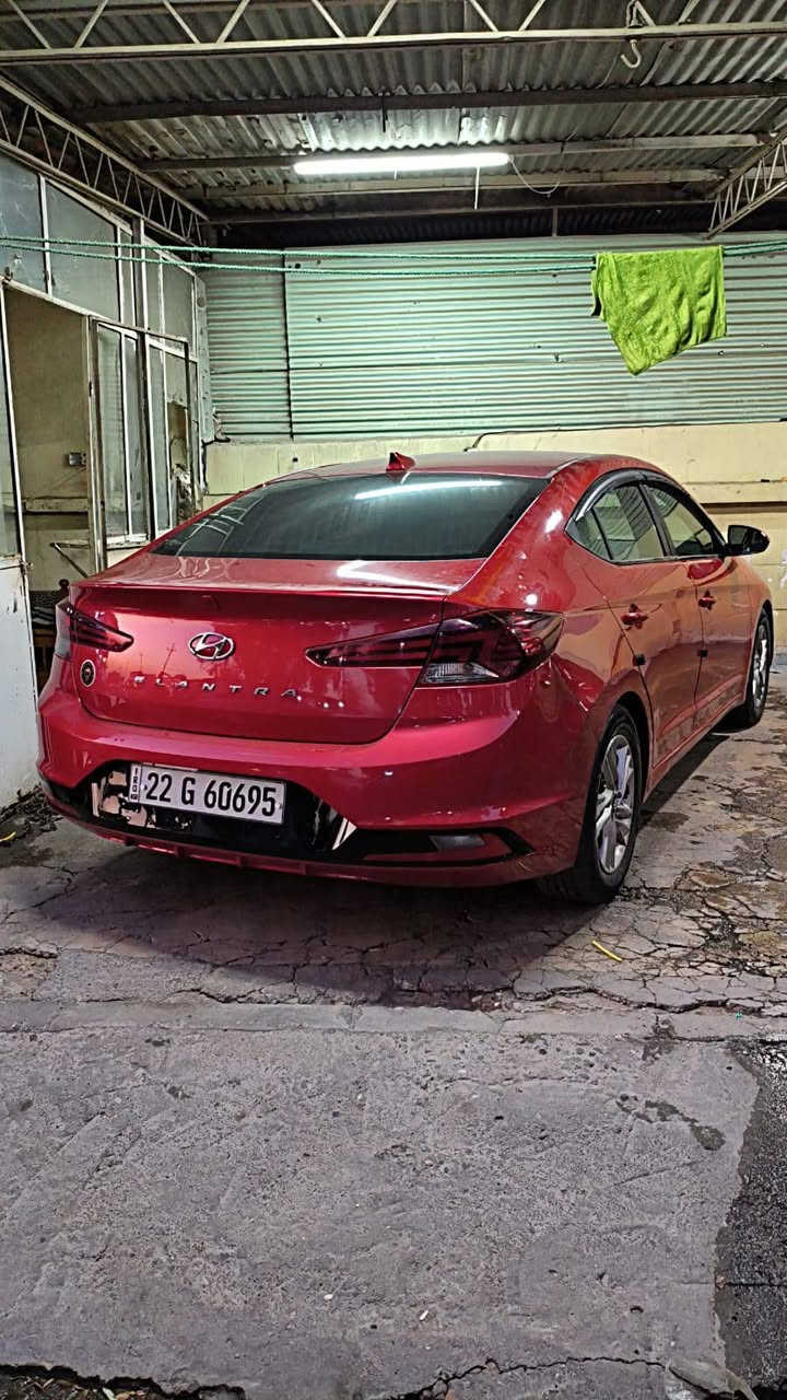 السلام عليكم النترا 2019 وارد كندي فول مواصفات 
بصمه 
بصمه ابواب 
كشنات هيتر 
تبريد بيانو 
فتحه سقف
نقطه عمياء 
مانع انزلاق 
مثبت سرعه 
رادار 
وباقي مواصفات معروفه بدون ضرر بيها تبديل بوند فقط 
مابيها صبغ 
كير at شرط
محرك 20دوش  شرط
رقم اربيل هزه جديده  سنويه صار شهر ساقطه 
صاحبها موجود بل موصل وعندي وكاله بيها اني احولك تريد شرعي بكيفك 
رقم صاحب السياره ***********
سعرها 140 وبيها مجال
