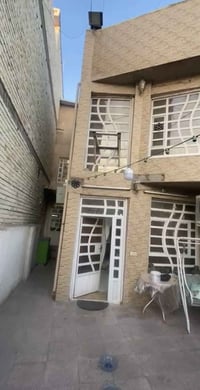 دار للبيع 100 متر البيت عكادة نظيف جدا بدون اي نواقص  البيت مدخلين جاه...