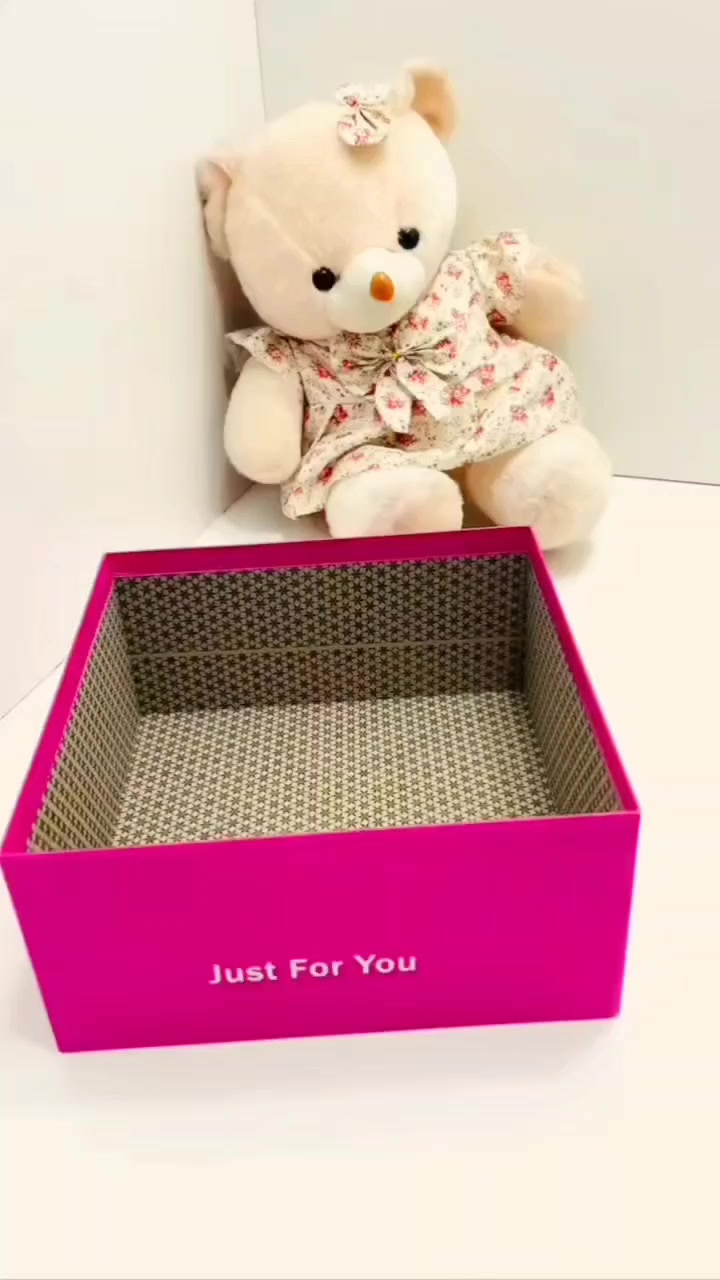 خالي هديتج للعيد الحب مختلفه ومفيده
💚 بكج روز ماري والنعناع rosemary & mint الأكثـر طلبآ الأصدار الجديد وبسعر خورافي داخل بوكس 🫢
يحتوي على خلاصة الروزماري (اكليل الجبل) والنعناع والبايوتين خصم 50% 👍🏻بكج ميلي 
بـكـج يتـكون من 4 قطـع  : 
🍃 شامبو 354ml
🍃 بلسم 354ml
🍃ماسك للشعر 340ml
🍃 سيروم اكليل الجبل 75ml
ينظف الشعر بشكل قوي يعالج تساقط الشعر 
يعالج القشره يعالج الحكه يقوي الشعر
يكثف الشعريعمل على انبات الشعر يعالج التقصف والتكسرمناسب لجميع انواع الشعر الدهني والجاف " الأمريكي الأصلي 💀

#السعر ___26 الف 

#يوجد_توصيل_لكافه_المحافظات


**إذا كنت صاحب هذا الإعلان وتريد حذفه لأي سبب، رجاءا أرسل رسالة إلى الدعم الفني**