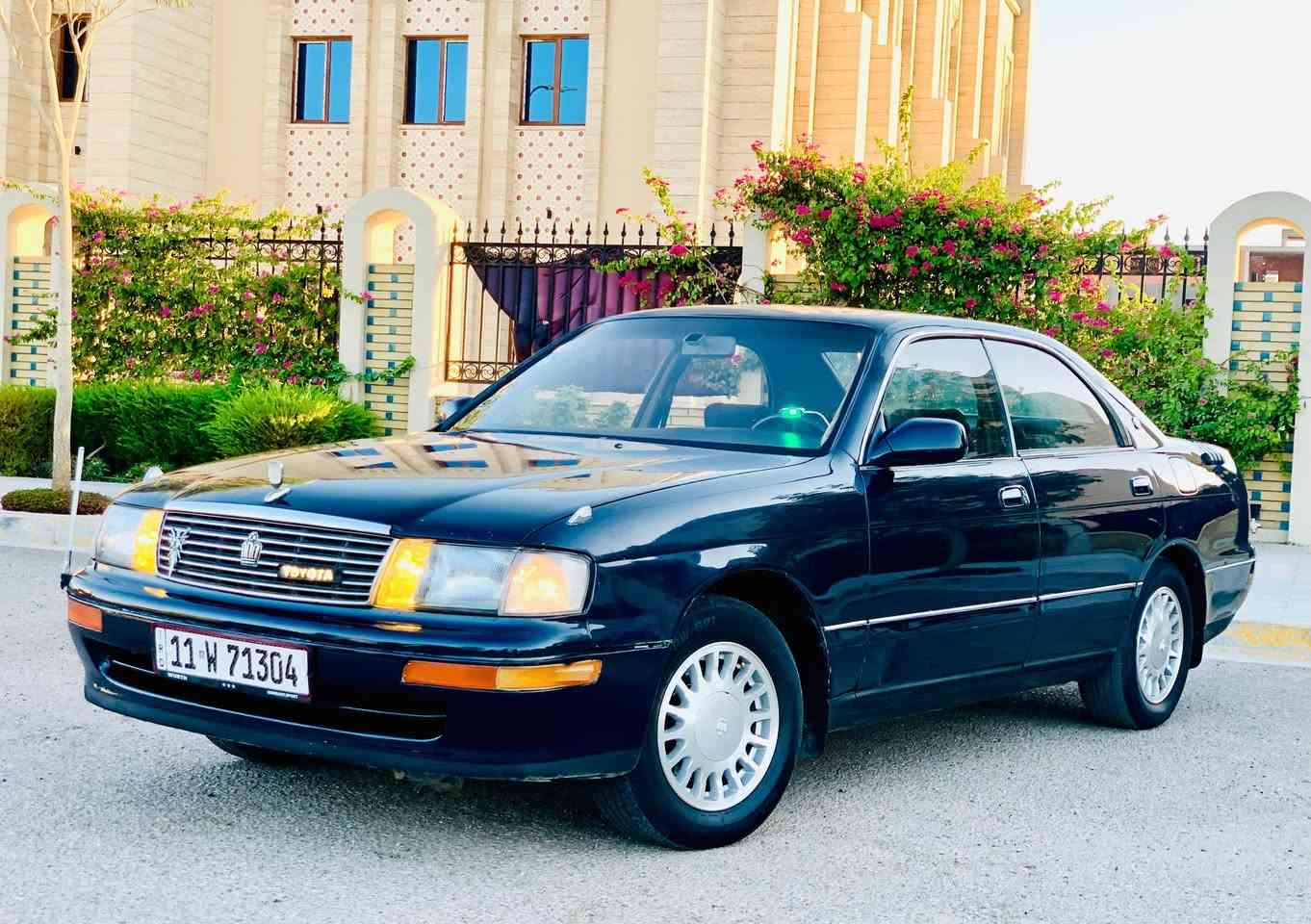 السلام عليكم ورحمة الله 
للبيع بطه متصل موديل 1993 رقم بغداد انكليزي تحويل مباشر سنويه مجدده لل2030  گير ومكينه 2500 شرط حاويه جدد السياره كفالة عامه حتى من الخياس 
وجديده بمعنى الكلمه من دواخل تخم تاير حداديه اسفنج كهربائيات كلها شغاله شرط التبريد ثلج منظومه كلها جديده ويل جديد سنتر لوك جام كله شغال شاشه جبيره ادامه كامله جديده مال جناي السياره احلا من الصور 
مكان السيارة كربلاء السعر 55 وبيها مجال 
للاتصال….***********
