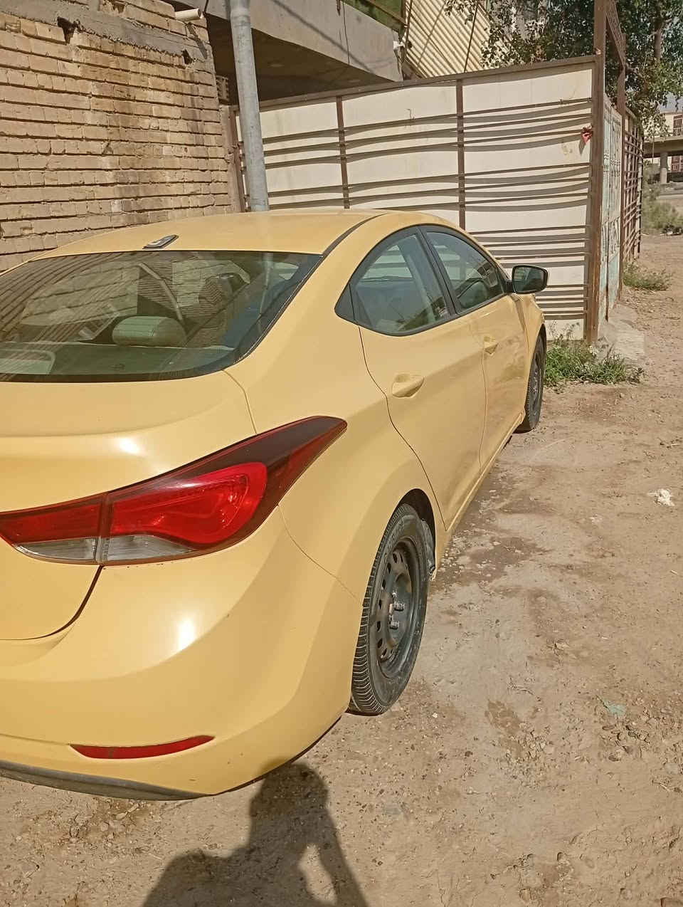 السلام عليكم للبيع بلاديه موديل ٢٠١٥ بغداد السعر 95 هاتف ***********
