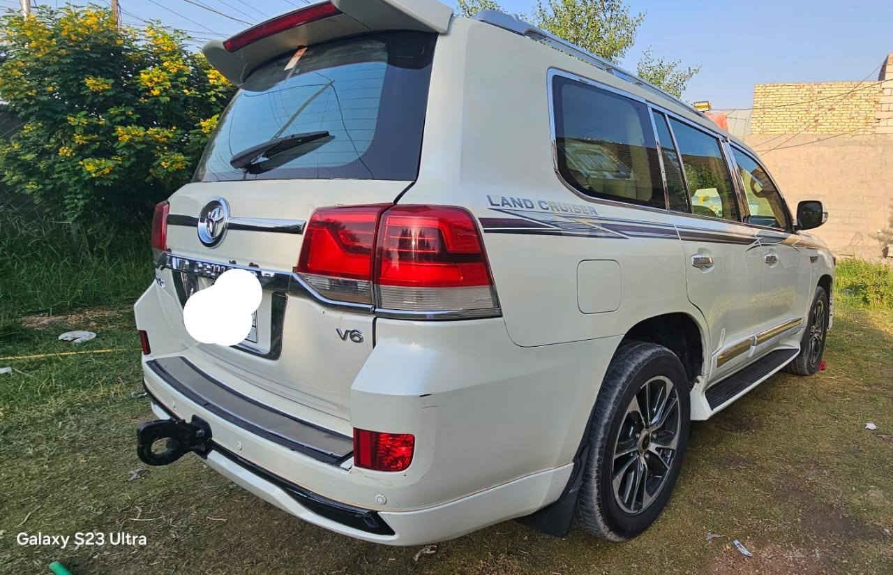 السعر بلاش يابلاش 
 جوى السوك بيع مستعجل

لاندكروزGXR
موديل 2013 محدث2021
تحديث  للخارج فقط الداخل ابلادي 
باقي كل التفاصيل فول المواصفات واحد ع واحد1/1
محرك 6V سلندر 
اخوان سياره بيها اشكم قطعه صبغ 
إني أبيع صبغ احزام بس هيه مو احزام 
ابيع هيج احسن 
‌ايرباك سليم 
الدواخل فول بلاد 
رقم بغداد نكليزي دولي  مميز سنويه لل2031
سنويه اب أسمي
تحويل مباشر 
كير محرك تخم تاير تبريد حداديه كهربايات  تشغيل والبوب بصمه 
المحرك جديد طك الكارتون 
***********
***********
السعر بلاش يابلاش 
 جوى السوك بيع مستعجل
