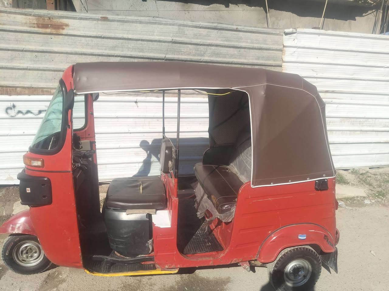 السلام عليكم تكتك موديل 20 بلاديه بيه لغد معمر ولباقي كفاله رقم وسنويه تحويل ثاني يوم  سعر6و900 بيه مجال مكان الغزاليه رقم ***********
