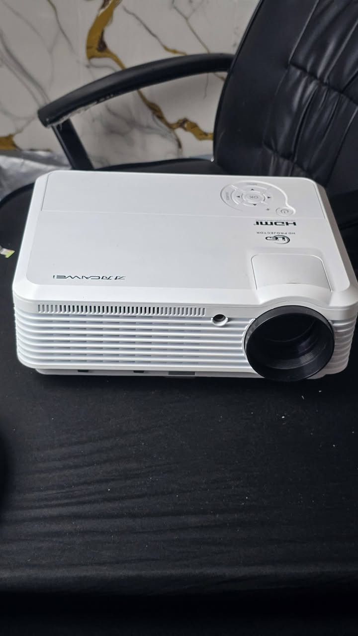 داتة شو عملاقة مستخدمة ' بدون كلشي فقط الجهاز لا واير تشغيل ولا ريمونت بس متوفرات بلسوگ النقص ادفع سعر وبلعافية عليك
***********
