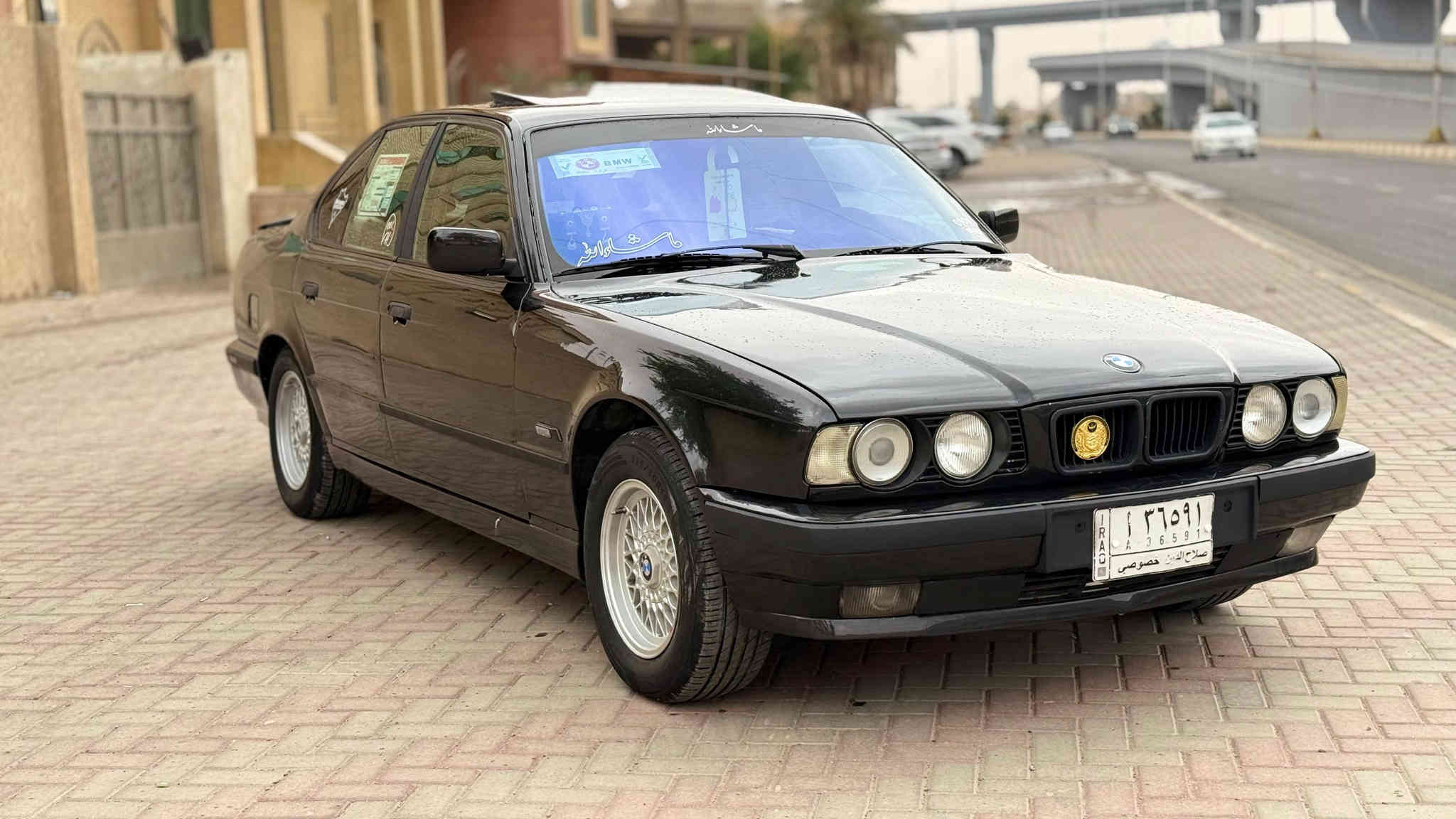 سلا عليكم بي ام 525اصل وفصل رقم صلاح الدين مشروع وطني سنويه2028كير  توتماتيك محرك مسكر عدل غرفه جديده جلد بجم عريض  تبريد قطعتين  سلايت جام كهرباء اربعه صبغ جماليه فقط تخم تاير جديد صدر خلفي امامي جديد سياره احله من الصور سعر65بيها مجال مكاني صلاح الدين ‭0772 918 1526
