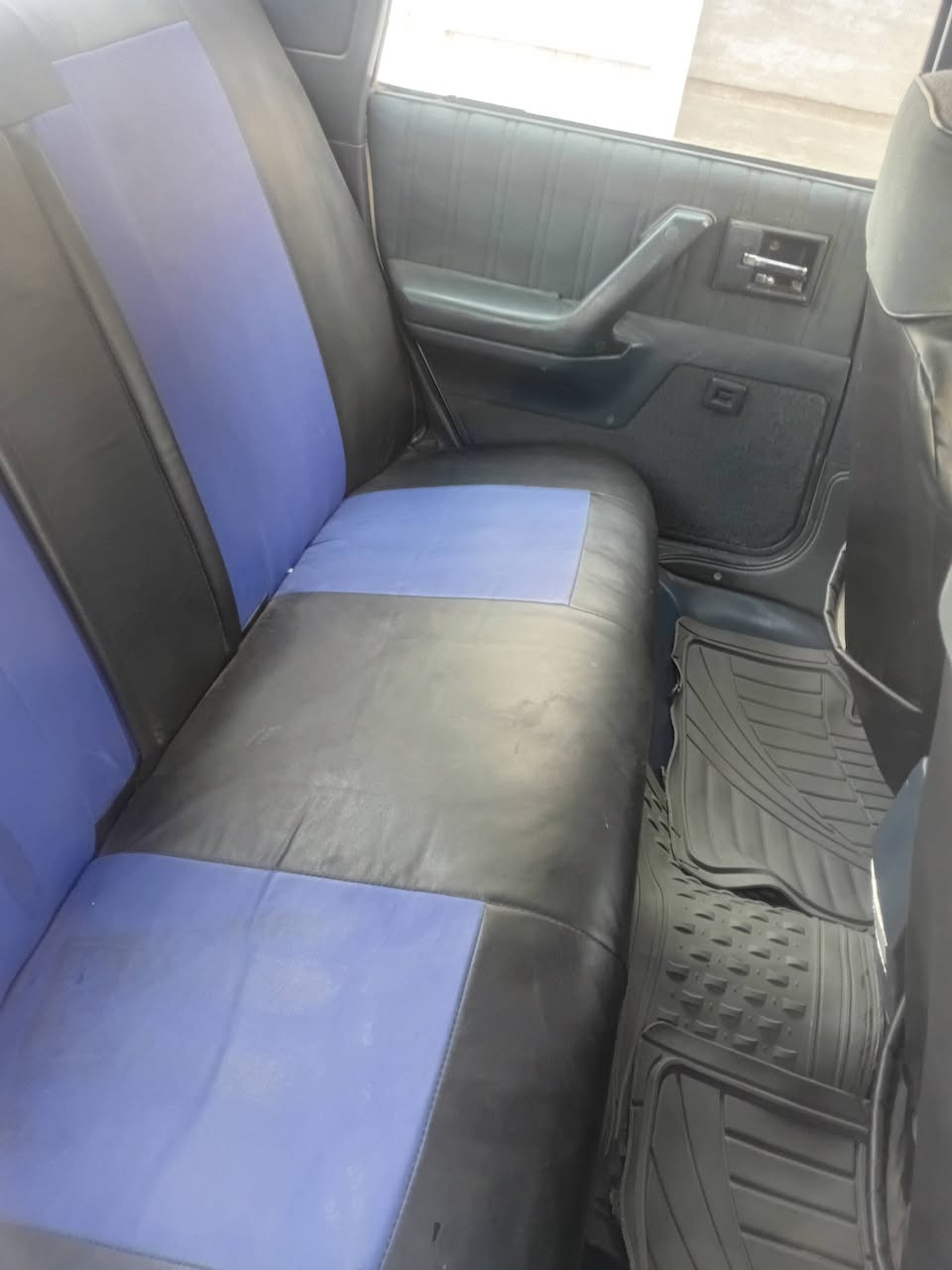 السلام عليكم السياره بلاديه لا صبغ و لا تبديل كير ومحرك نظيف  السعر ٤٢ او بي مجال *********** 
***********
