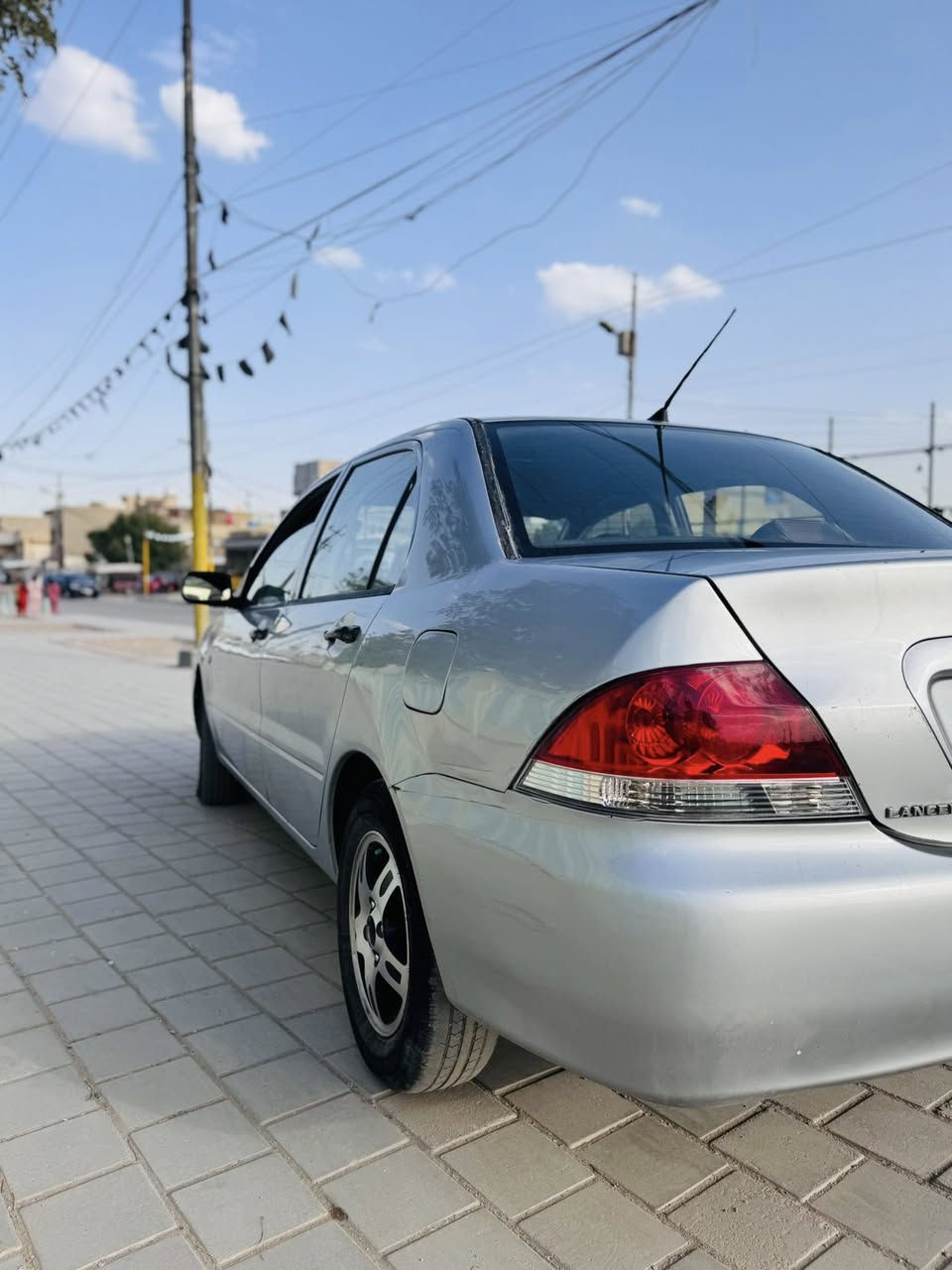 لانسر موديل 2007مصبوغة للجمالية سونرها موجود تبريد شغال صدر امامي 50‎%‎ الخلفي جديد شاشة رقم بغداد ب65 ورقة مكان بغداد الامين الثانية ***********
