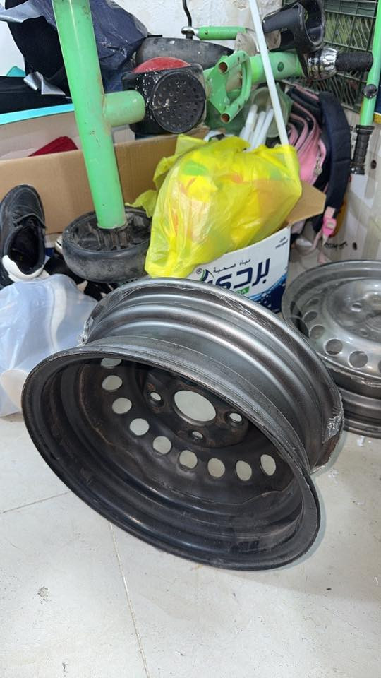 وياله سايبه شتريتهن من شركه وصبغتهن ومشديتهن بل سياره لان بعتها سعرهن٥٠ الف قفل هنه وصبغ بعدهن بجيسهن 
رقم *********** 
عنوان / سيديه
