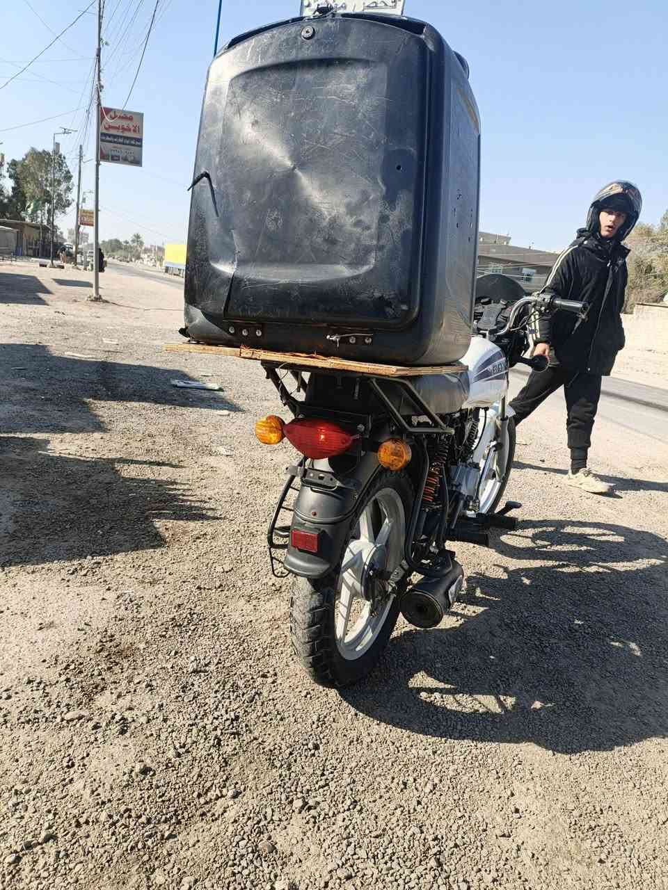 السلام عليكم بوكسر 2020 كلك اكفلك سرقة نقص الجامة مال الايت الامامي وصفاحية مثل ما موضح بلصور مكان بياع الخامسة سعر 650 بيها مجال للشراي متواجد واتساب *********** ملاحضة: بدون صندوك
