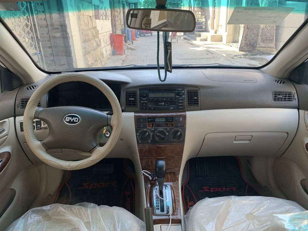 بي وايدي موديل 2012   كفالة عامة حتى الدعاميات مابيهن صبغ عدا بابتين بارد قليل سيارة على وضع الشركة ماشية 70 اوتماتيك تراهية زيرو كير محرك صدر تبريد تخم تاير كلة كفالة رقم بغداد دولي السيارة باسمي مكان السيارة بغداد السعر 68 بيها مجال  الرقم ***********
