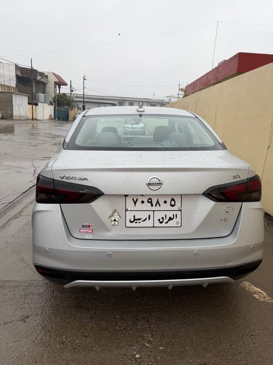 نيسان فيرسا 2020. Sv 
مواصفات :-
رادار امامي خلفي
نقطة عمياء
بصمة
ماشية ٧٩ الف 
حادث  ٣ قطع مبدل بلاد  طرف سايق ويه هلال خلفي شويه صبغ بيها دفتر بنزين سنويه لحد ٢٧ سعر ١٠٦ قفل  *********** كركوك, العراق
