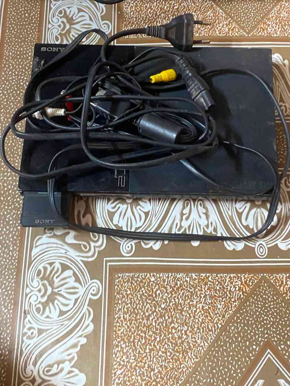 السلام عليكم عندي بلي 3 مهكر وكامل بي 5 العاب ويا 3 يدات فقط عوزه لفيشه وعوزه تصليح سعره 10 لان طفيته كبل من لكهرباء لمفروض اطفي من ليده يعني خطأت وعندي بلي 2 كامل وشغال فقط عوزه يدات وفلاش مال العاب قيم بل يرضي الله ودلل مكاني نجف كوفه رقم ***********
