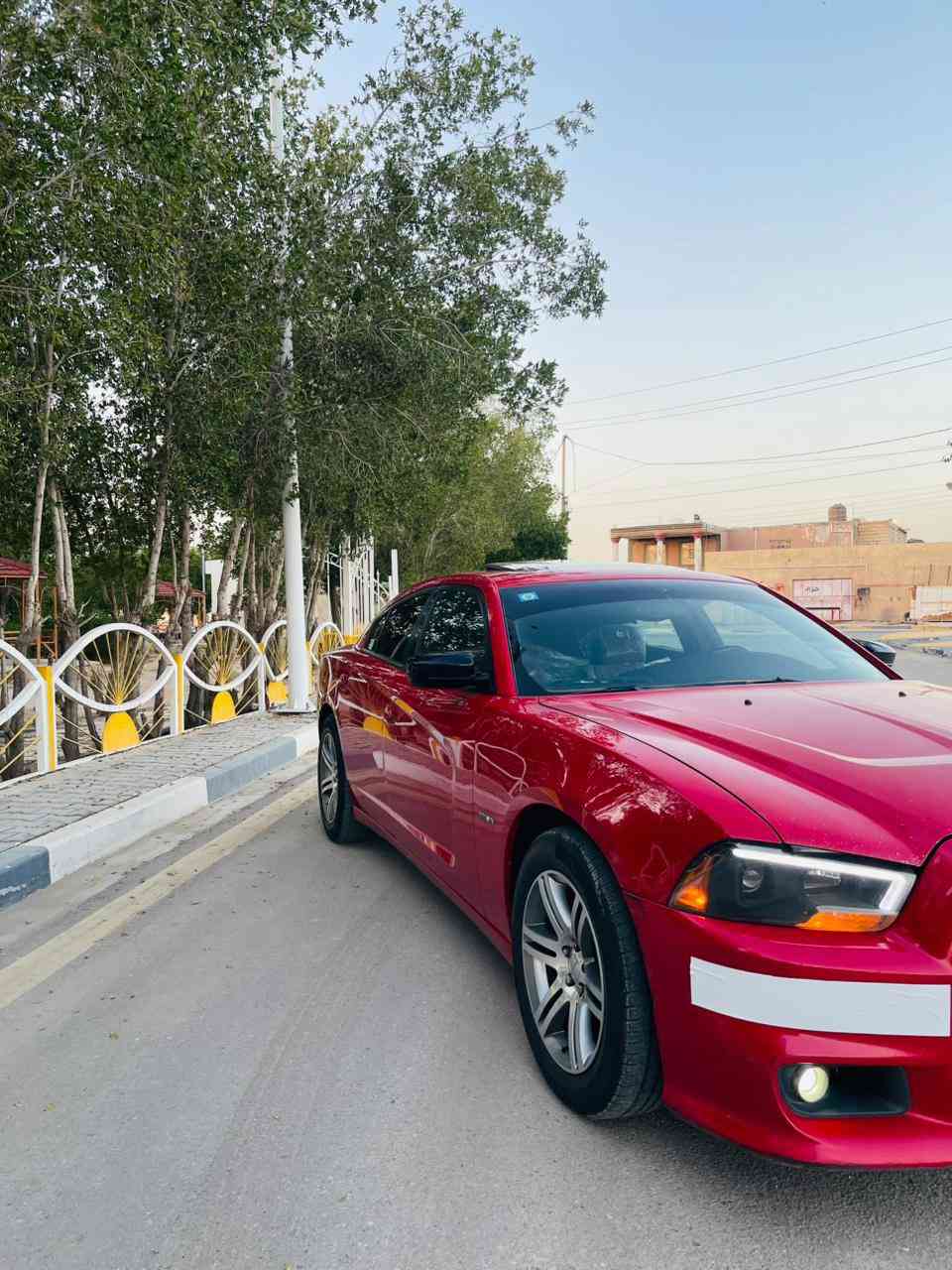 ياالله 
مكلف بل نشر  رقم صاحب السياره 
***********
جارجر للبيع 
مديل 2013 رقم بغداد تحويل مباشر
مواصفات خليجي  فول 
فتحه  
مكينه هيمي  جديده 
حادث جاملق وبنيد 
وصبق جاملق خلفي 
مكينه كير اكسن كفاله 
سياره حلوه  
137 السعر ومجال بيها
