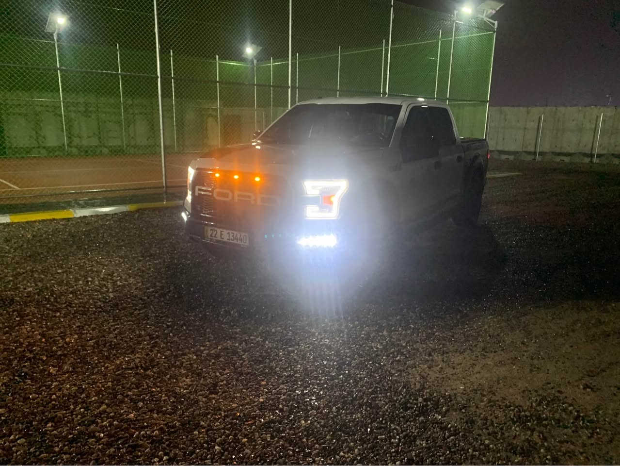 السلام عليكم 

فورد F150 XL
موديل 2017 
باب طويل بدي قصير المرغوب
سنويه لل2028 
هزه لل2026 شهر ال11
أربيل الجديد بسمي بدون ضريبة الأرقام الشمالية تكلفة التحويل 145 الف 
لون ابيض عليها كت رابتر نفخات شباك دعامية وشومات 
كاميرات امامي خلفي داش كام 
محرك ممفتوح حجمه 3500CC تنفس طبيعي بدون توربو
ضايفلها منضومة غاز كاملة جديده التفويله إذا صفر ب 11الف تمشيك 280 km
ماشيه 148 الف 
الكير ممفتوح 
ادامة كامله من الألف للياء 
لايتات زنون عالي نهار ابيض وناصي
سستم صوت كامل 
حساسات خلفيه بلاد 
كير تعليك يعني بل وسط كرسي وقاصة مخفيه 
 مرفعه 3انج تقريباً
بيها صبغ الباب الخلفي مال الصندوك وربع او اقل الربع من الچامبغ فقط الخلفي طبعاً
صدر امامي خلفي جديد 
هندبريك بصمة كهربائي 
بيها خاصية المآي كي تحدد بصمة لشخص ثاني بسرعه معينه وبسستم معين بيها بصمتين 
تشغيل عن بعد بيها 
تخم تاير اكثر من نص عمر جديد
باب هايدروليك 
الغرفة مدوشمة رابتر جلد داخلها كلش نضيف كامل الدشبول الكراسي السقف كله جديد 
أناره جوه السياره بس يرادلها ربط 
تشتغل عادي محسن طبيعي بدون 0دفانز
سونارها موجود جديد 
السيارة صدك احلى من الصور بهوايه 

الموقع /بغداد -المنصور حي دراغ 
للاستفسار /*********** واتساب خاص كله موجود 
السعر /200وبيها مجال بسيط انشالله
البيع لغرض التحديث فقط بغداد, العراق
