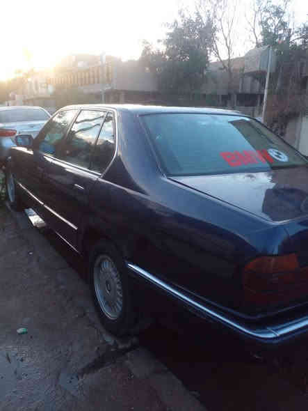 للبيع بي ام موديل موديل ٩١ حجم ٧٣٥
 محرك بلادي جديد كير اوتماتيك جديد تبريد ثلج كهربائيات كلها شغاله غرفة اوكاعية حلوة اونضيفة صدر أمامي خلفي جديد نقص دبل الخلفي الايمن سيارة جاهزة اوخير من الله رقم انكليزي هزة جديدة سنوية ٢٨ بس صاحبي شرط تحويل ثاني يوم نقص الجامة الخلفية جانت تشتغل اووكفت اومال السائق متنزل كلها مصبوغة عام الدعامية يرادلها صبغ قفلها ٤٦ ورقة بغداد الحرية رقمي *********** رجاء لحد يسئل شبيها كلشي كاتب او موضح بلمنشور بغداد
