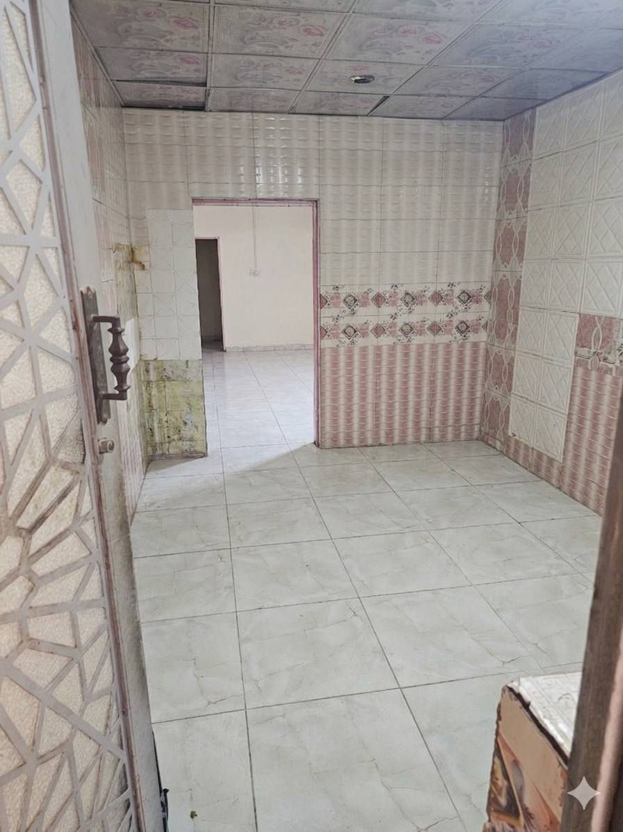 سلام عليكم بيت للأيجار منطقه الطوبة والنخيله منطقه هادئه وتبليط وخدمات
يحتوي على طابقين الارضي ٤ غرف وهول وحمام وتواليت وانتو بكرامه 
الطابق الثاني غرفه سندويج وبيه غرفه صغيره للاطفال 
سعر الأجار 500000
وبيه مجال


**إذا كنت صاحب هذا الإعلان وتريد حذفه لأي سبب، رجاءا أرسل رسالة إلى الدعم الفني**
