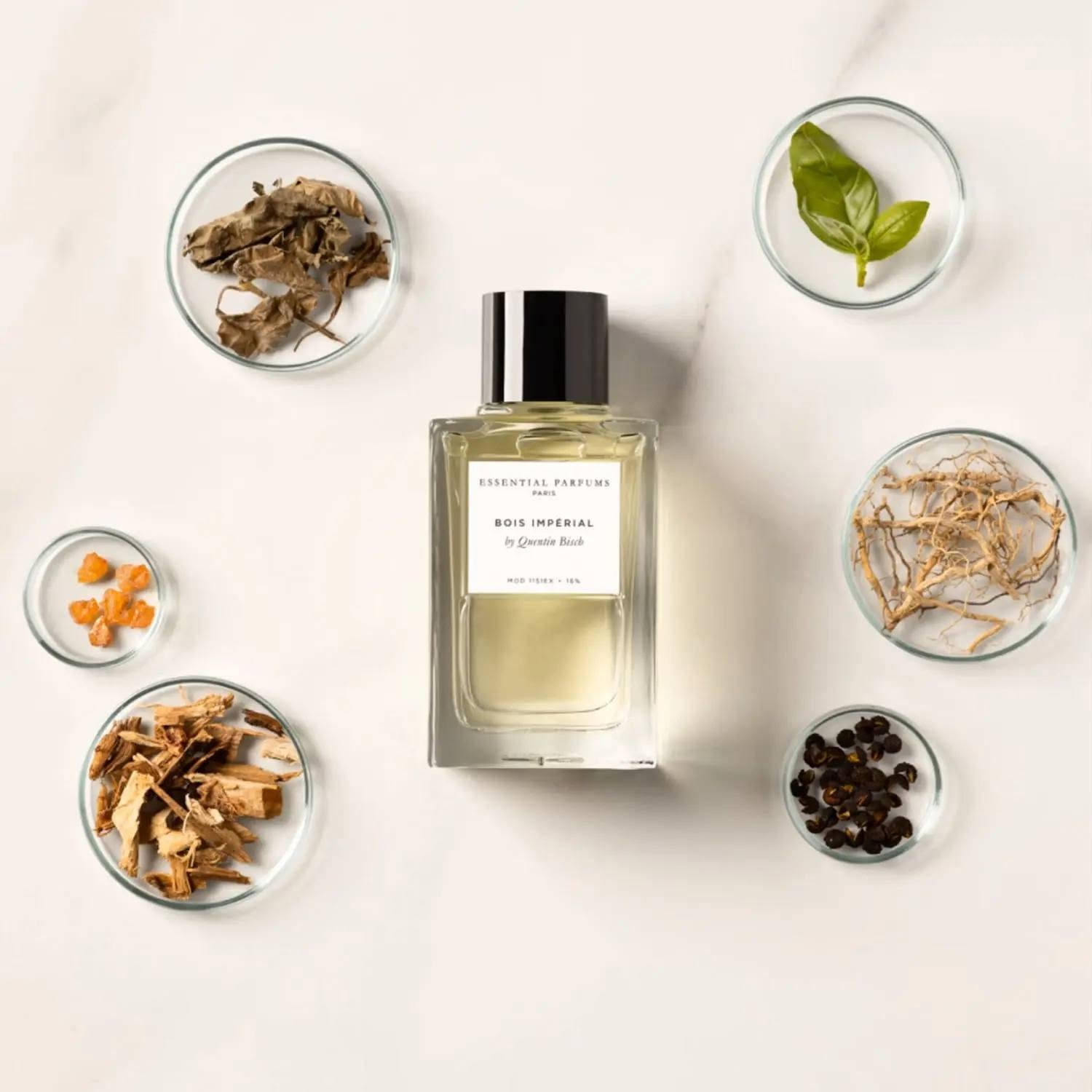 بوا امبريال جديد مستخدم رشات قليل 
العطر اصلي ضمان 
سعر العطر 165 مع التوصيل 
عنواني بصرة 
للتواصل خاص او واتساب ***********
