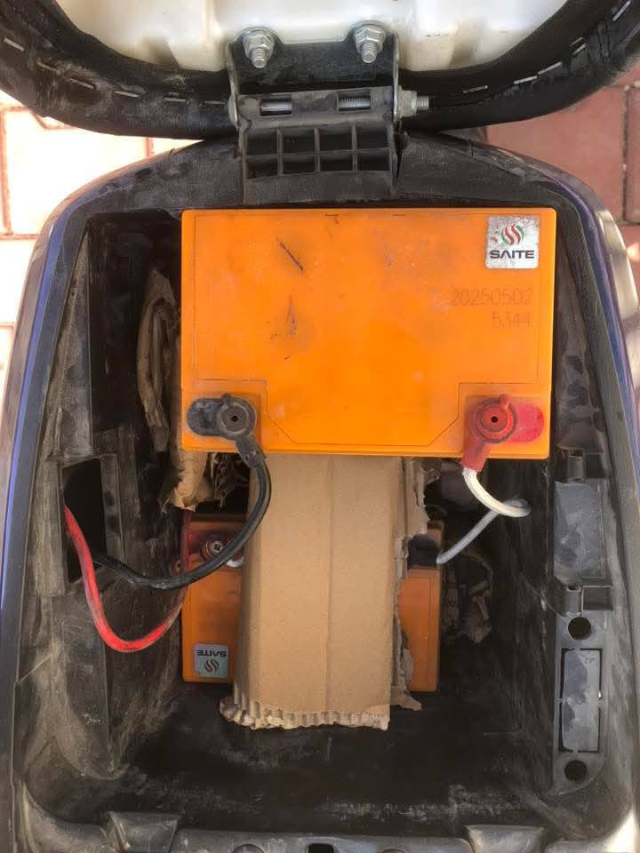 السلام عليكم  R9للبيع موديل 25 خمس بطاريات بلوتوث نظام بك  نظام بارك بريك هيدروليك  منفذ يو اسبي دراجه نضيفه مستخدمه اقل الشهر وياهه مفاتيح 2 وكارت1 وتشغيل بصمه السعر 450 وبيهه مجال حك الجية المكان بغداد الشعب رقم الهاتف***********
