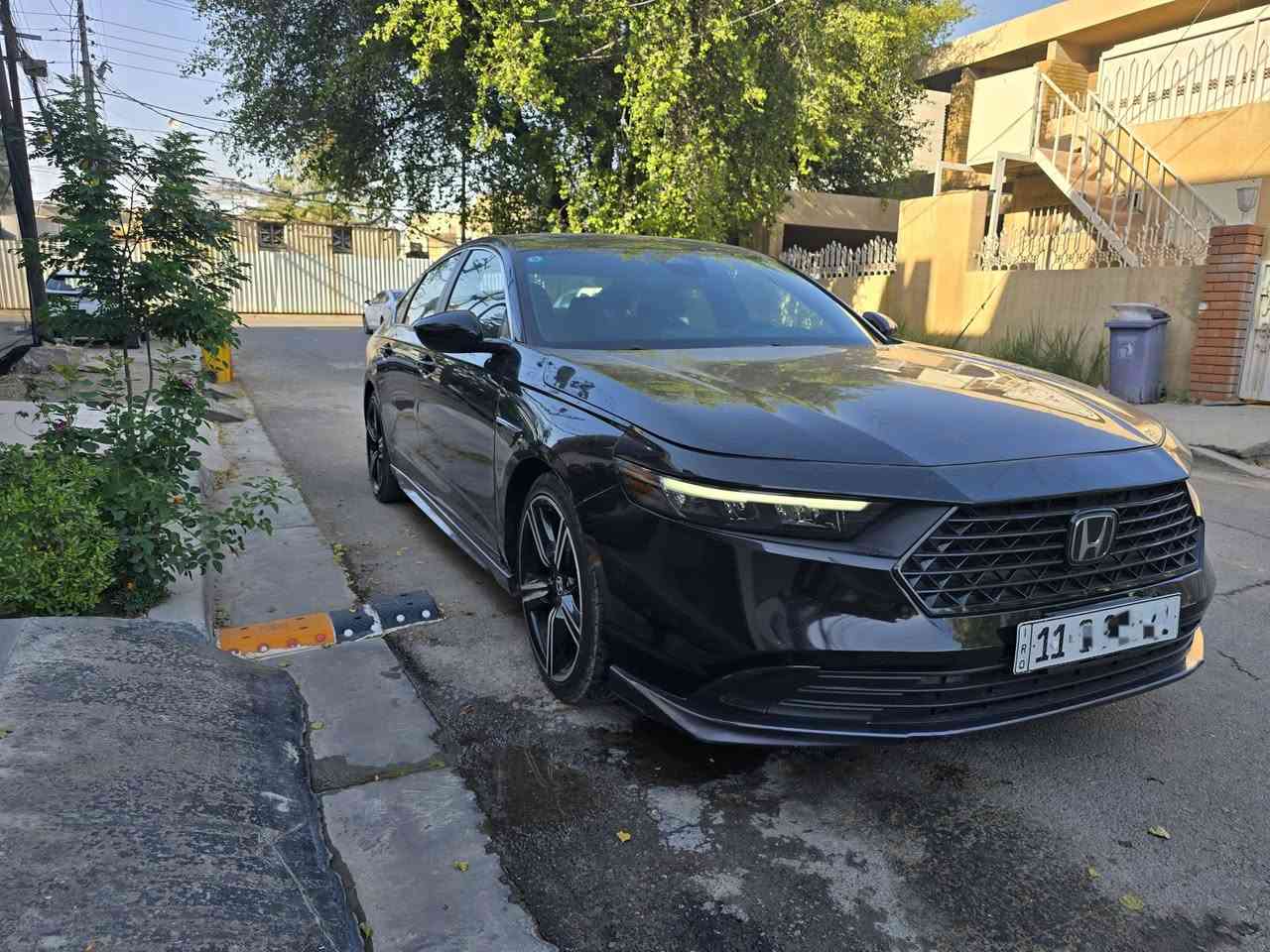 هوندا اكورد 23 لون اسود امريكي حادث جاملغ وبنيد صبغ بدون دواخل ايرباك برده فقط ماشيه سياره ٢٩ الف ميل سياره موصفات سبورت فتحه ورادارات ويل كب باقي مواصفات معروفه 

مكان سياره بغداد العامرية
سعره  18000 ورقه
***********
