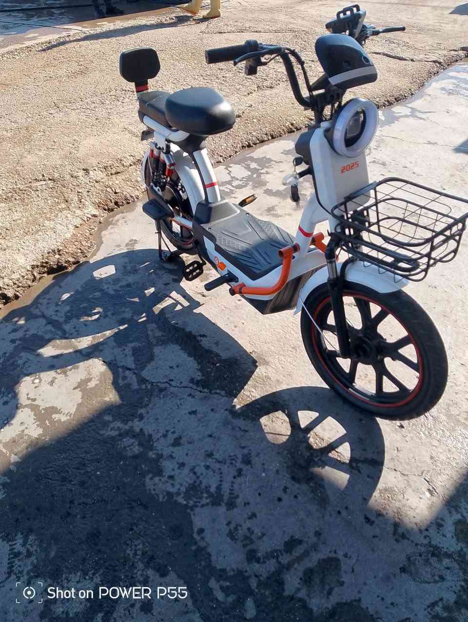 السلام عليكم.
بايسكل شحن للبيع 
2025 
البكان ديالى بعقوبه 
رقم الهاتف ***********
