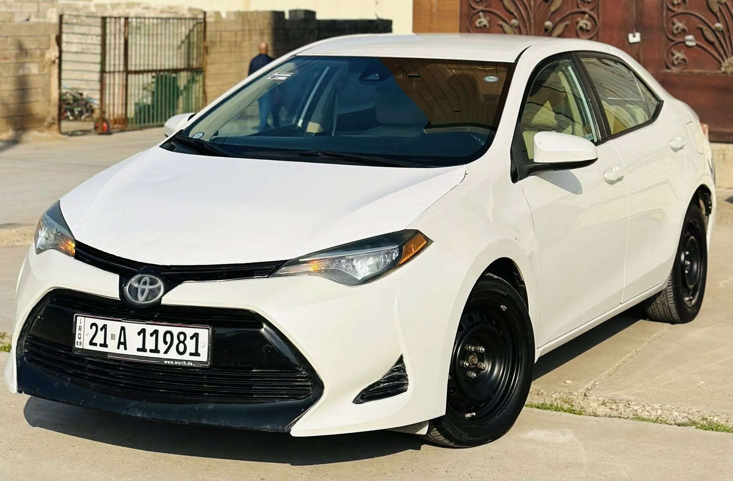 للبيع كورلا LE
السعر 139 بي مجال بسيط
***********
موديل 2018 
بجم كبس
الون ابيض 
داخل اصفر 
تحكم ستيرن 
تثبيت سرعه 
كاميرا خلفي 
تايرات جديد
حجر بلادي 
رادار بلادي 
مكينه كير بشرط 
ماشيه 150
ايرباك فقط برده
صدر امامي خلفي كله جديد
سونار ورقم الشاصي بلمنشور 
رقم سليمانيه  باسمي سنويه رقم جديد 
تحويل وكاله ثاني يوم 
مابيها برغي نقص 
مكان السياره ديالى خانقين
