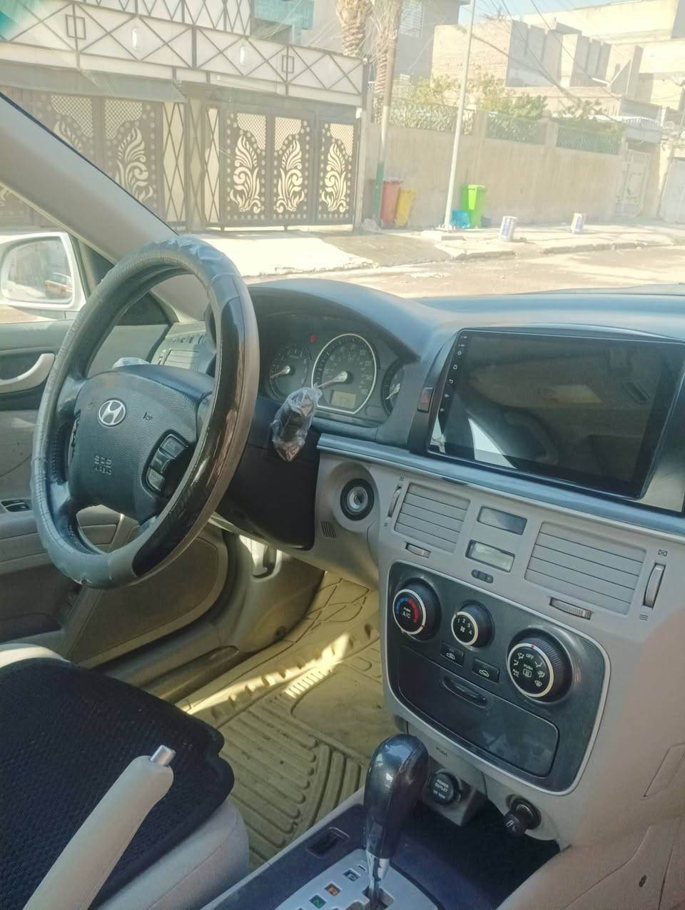 السلام عليكم من رخصت مدير الاكروب المحترم 
سوناتا وارد امريكي موديل 2008 حادث جاملغ خلفي الايمن 
بدون حوض ودواخل صبغ جاملغ نفسه مع باب يعني توحيد اللون 
السياره فول فتحه وتحكم ستيرن الجهتين وكشن السايق كهرباء 
ويل كب شاشه مكينه وكير جدد شواصي لغود جدد تبريد تدفئه 
السعر 90 ورقه امريكي دولار 
العنوان حي الامين الثانيه قرب جامع المحسن 
موبايل ***********
